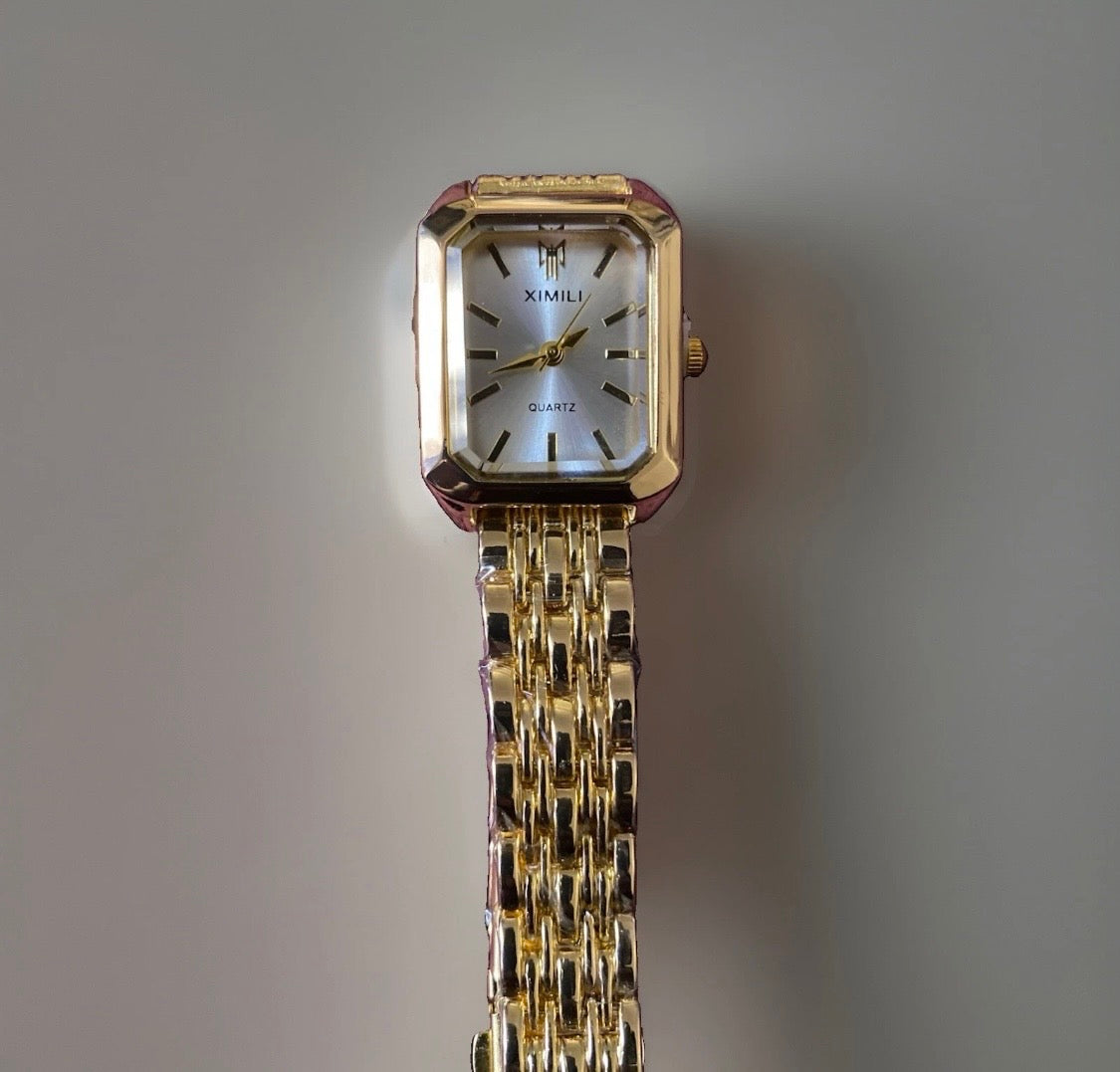 Montre Acier Inoxydable Élégante – Bracelet Maille Dorée Cadran Blanc